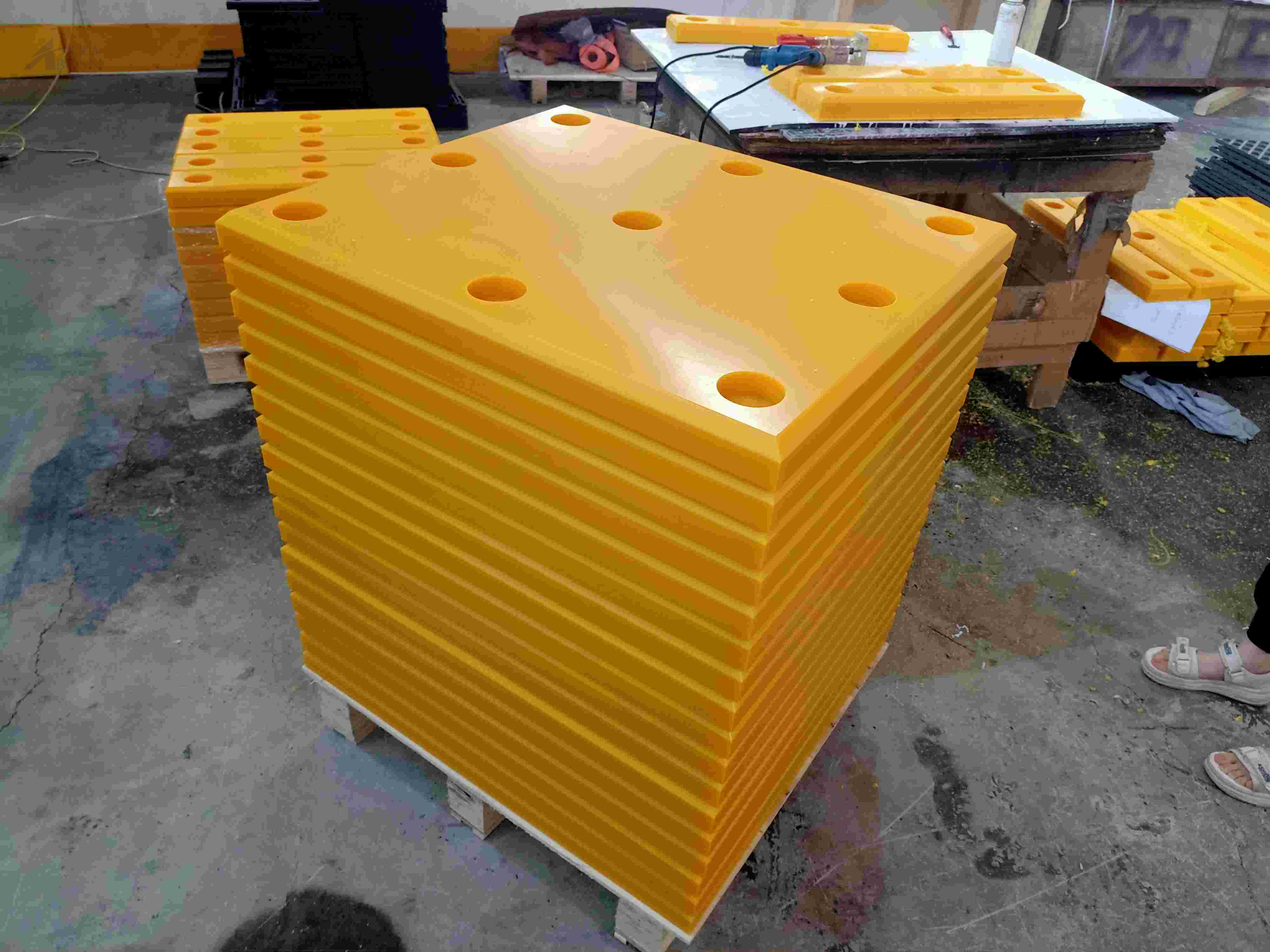 الصين أفضل بيع منصات UHMWPE / hdpe البحرية التي تواجه الحاجز لمنصات حماية القوارب البحرية والميناء